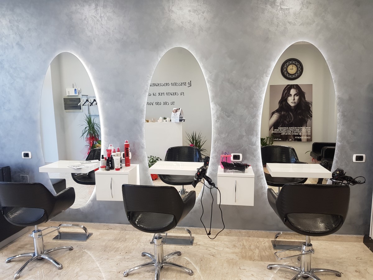 Arredi Saloni Parrucchieri – Progetto Arredamenti per Parrucchieri ed
